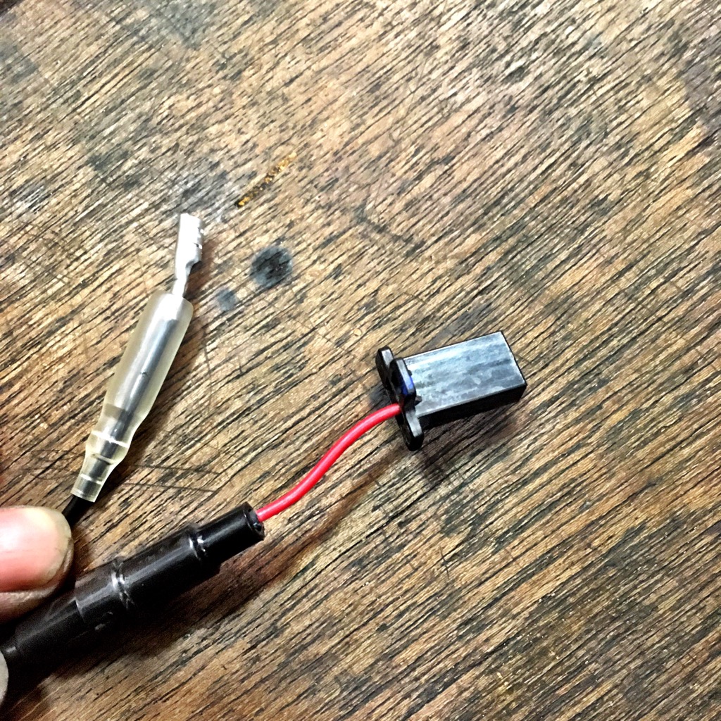 林道ツーリングに向けてusb電源を取り付けます もっとクロスカブ
